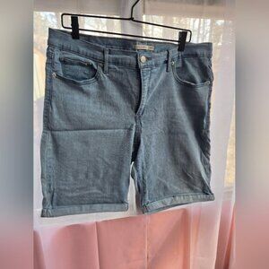 LEVI Women's Light Wash Denim Bermuda Shorts